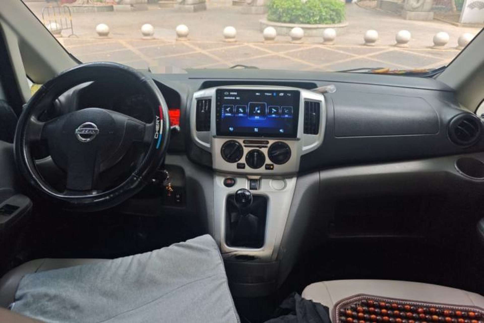 Used Nissan NV200 2012 1.6L 232 Seats Luxury Version Center Console