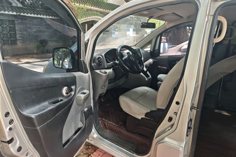 Used Nissan NV200 2012 1.6L 232 Seats Luxury Version Driver Seat