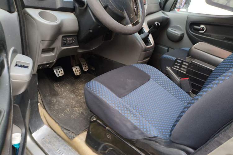 Used Nissan NV200 2012 1.6L 232 Seats Luxury Version Driver Seat