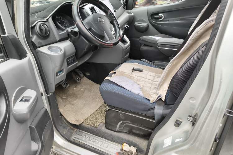 Used Nissan NV200 2012 1.6L 232 Seats Luxury Version Driver Seat