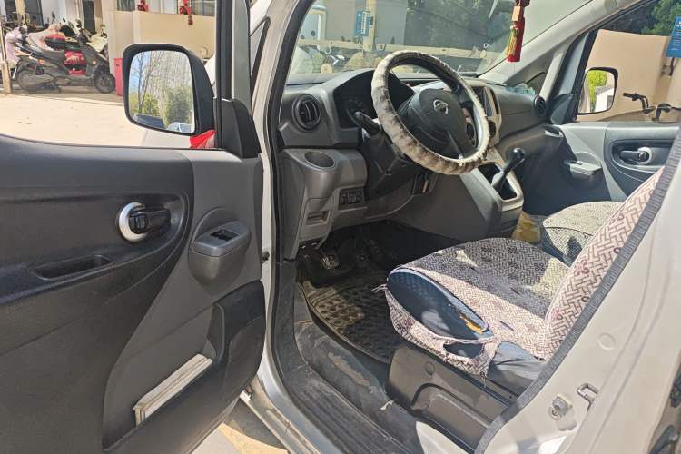 Used Nissan NV200 2012 1.6L 232 Seats Luxury Version Driver Seat
