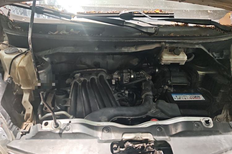 Used Nissan NV200 2012 1.6L 232 Seats Luxury Version Engine Bay