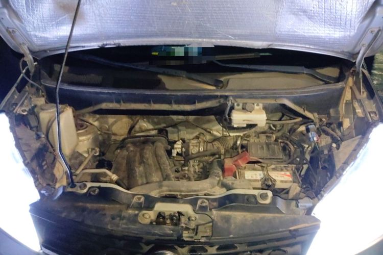 Used Nissan NV200 2012 1.6L 232 Seats Deluxe Version Engine Bay