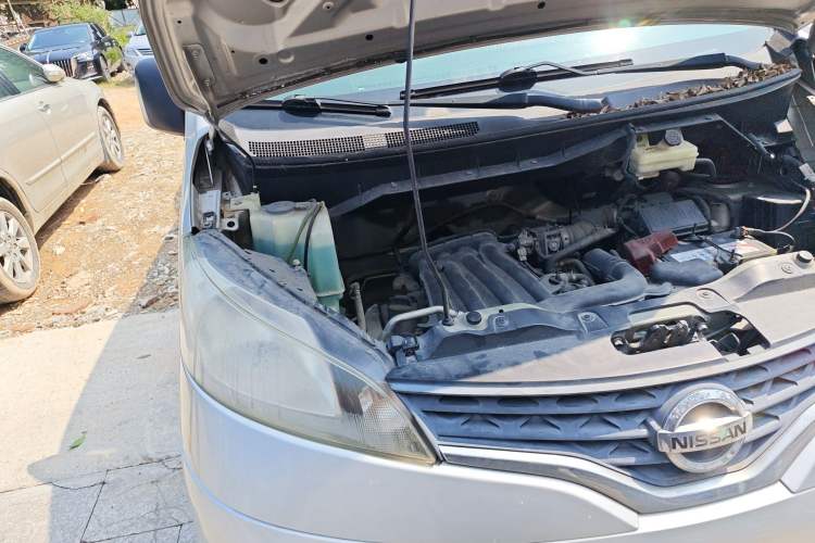 Used Nissan NV200 2012 1.6L 232 Seats Luxury Version Engine Bay Right