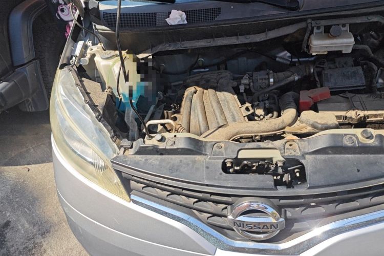 Used Nissan NV200 2012 1.6L 232 Seats Luxury Version Engine Bay Right