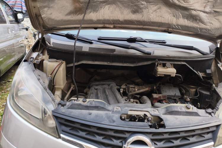 Used Nissan NV200 2012 1.6L 232 Seats Luxury Version Engine Bay Right