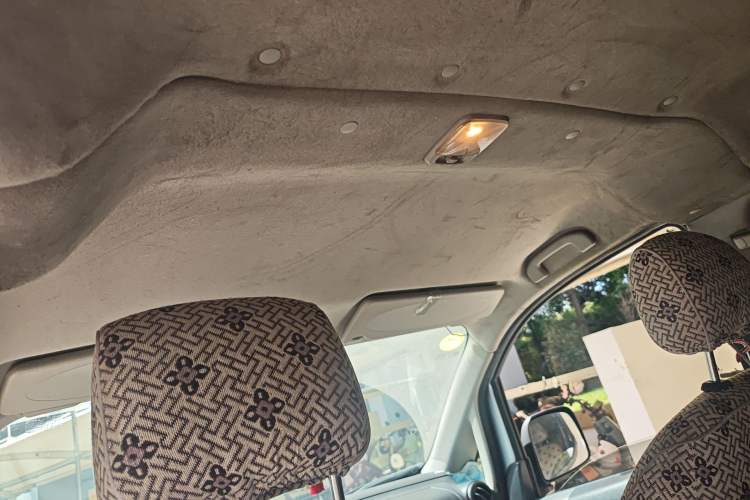 Used Nissan NV200 2012 1.6L 232 Seats Luxury Version Headliner
