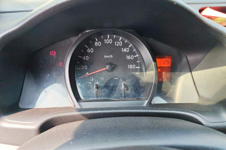 Used Nissan NV200 2012 1.6L 232 Seats Luxury Version Instrument Cluster