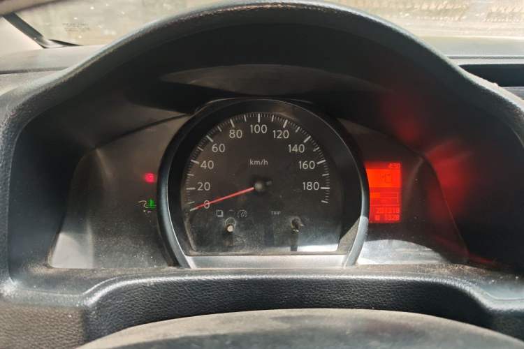 Used Nissan NV200 2012 1.6L 232 Seats Luxury Version Instrument Cluster