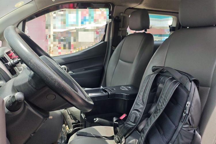 Used Nissan NV200 2012 1.6L 232 Seats Luxury Version Left Front Seat