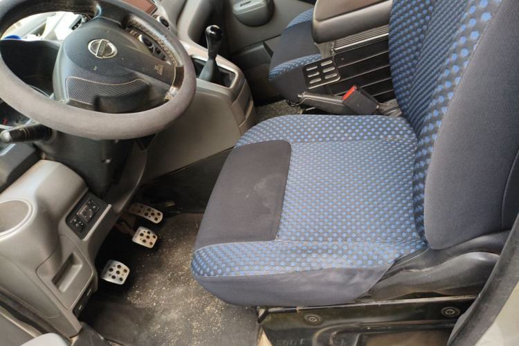 Used Nissan NV200 2012 1.6L 232 Seats Luxury Version Left Front Seat