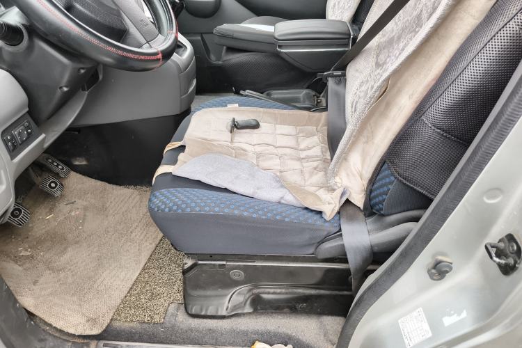 Used Nissan NV200 2012 1.6L 232 Seats Luxury Version Left Front Seat