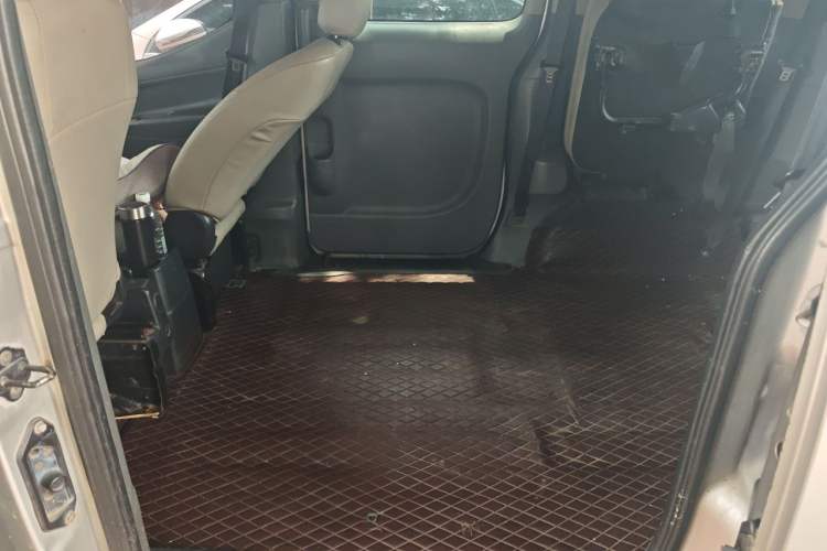 Used Nissan NV200 2012 1.6L 232 Seats Luxury Version Left Rear Seat