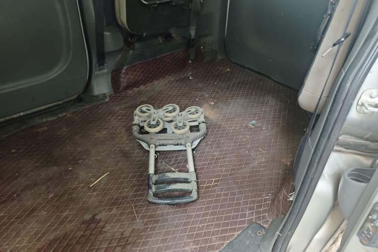 Used Nissan NV200 2012 1.6L 232 Seats Luxury Version Left Rear Seat