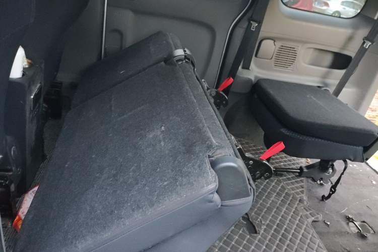 Used Nissan NV200 2012 1.6L 232 Seats Zunya Trim Left Rear Seat