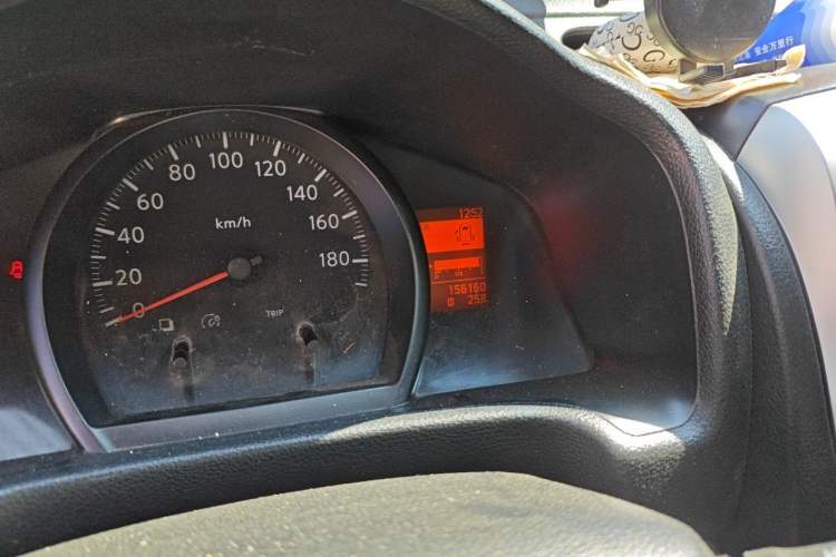 Used Nissan NV200 2012 1.6L 232 Seats Luxury Version Odometer Close Up