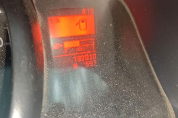 Used Nissan NV200 2012 1.6L 232 Seats Luxury Version Odometer Close Up