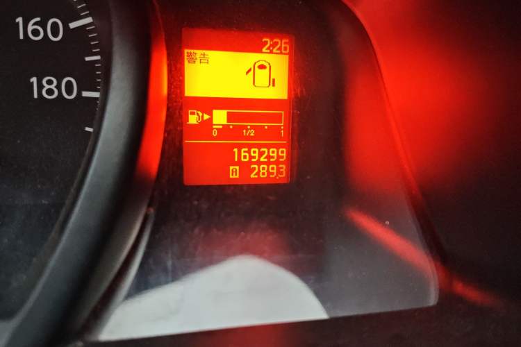 Used Nissan NV200 2012 1.6L 232 Seats Zunya Trim Odometer Close Up