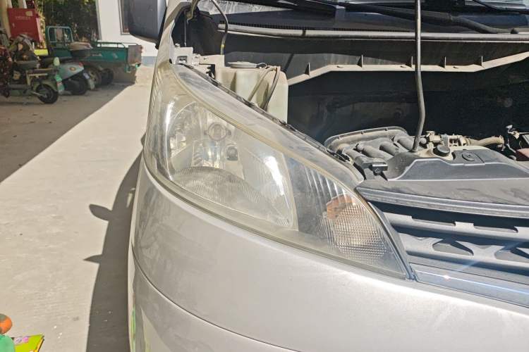 Used Nissan NV200 2012 1.6L 232 Seats Luxury Version Right Front Headlight