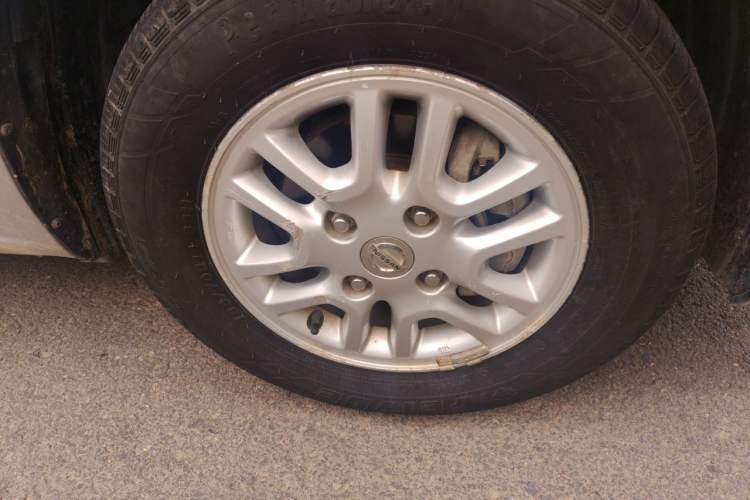 Used Nissan NV200 2012 1.6L 223 Seats Zunya Trim Right Front Wheel Hub