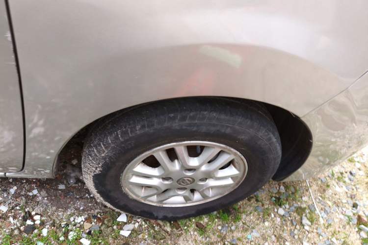 Used Nissan NV200 2012 1.6L 232 Seats Luxury Version Right Front Wheel Hub