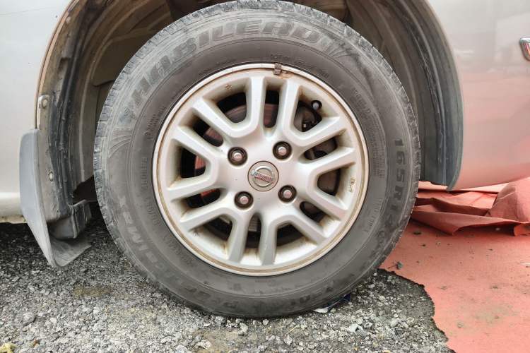 Used Nissan NV200 2012 1.6L 232 Seats Luxury Version Right Front Wheel Hub