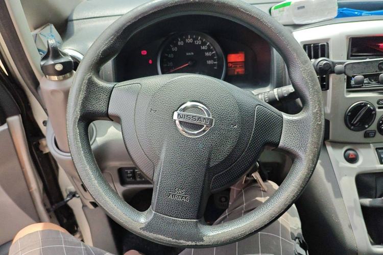 Used Nissan NV200 2012 1.6L 232 Seats Luxury Version Steering Wheel