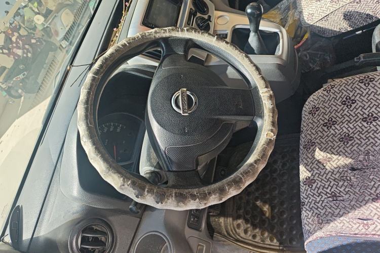 Used Nissan NV200 2012 1.6L 232 Seats Luxury Version Steering Wheel