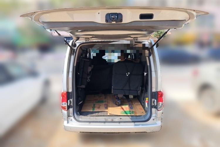 Used Nissan NV200 2012 1.6L 232 Seats Luxury Version Trunk