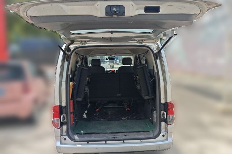 Used Nissan NV200 2012 1.6L 232 Seats Luxury Version Trunk