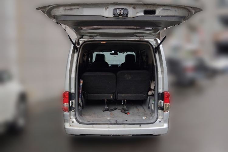 Used Nissan NV200 2012 1.6L 232 Seats Deluxe Version Trunk
