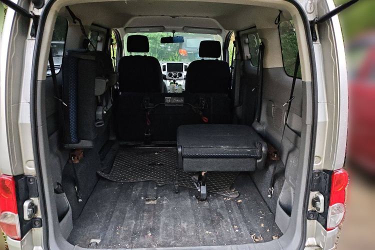 Used Nissan NV200 2012 1.6L 232 Seats Zunya Trim Trunk