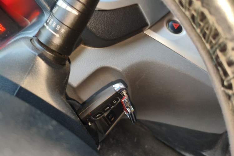 Used Nissan NV200 2012 1.6L 232 Seats Luxury Version Vehicle Key