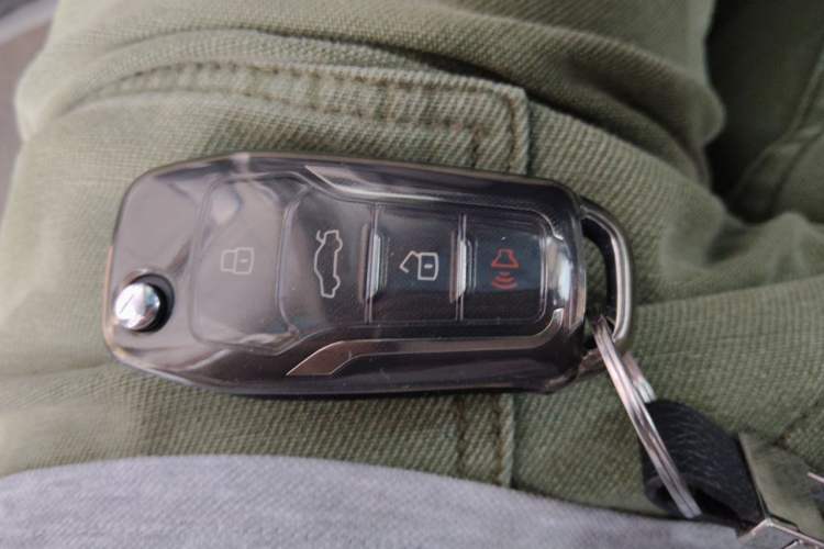 Used Nissan NV200 2012 1.6L 232 Seats Deluxe Version Vehicle Key