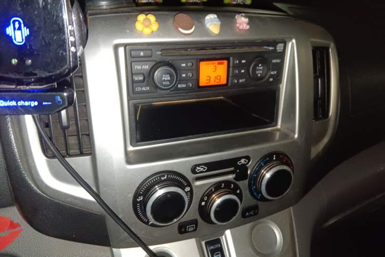 Used Nissan NV200 2012 1.6L 232 Seats Luxury Version Audio And AC Panel