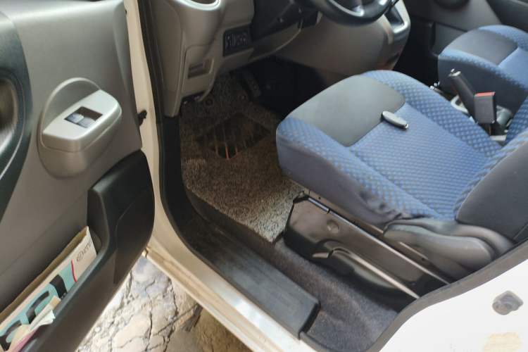Used Nissan NV200 2012 1.6L 232 Seats Zunya Trim Driver Seat
