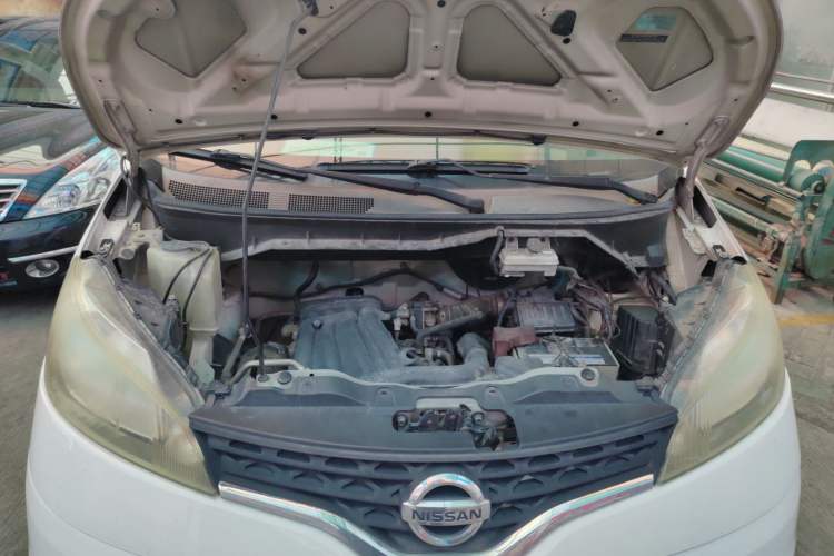 Used Nissan NV200 2012 1.6L 232 Seats Luxury Version Engine Bay