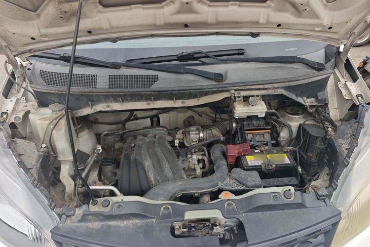 Used Nissan NV200 2012 1.6L 232 Seats Luxury Version Engine Bay