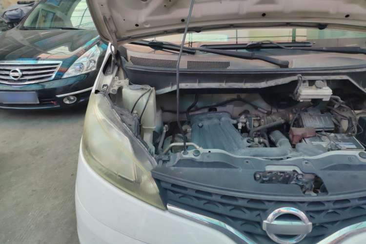 Used Nissan NV200 2012 1.6L 232 Seats Luxury Version Engine Bay Right