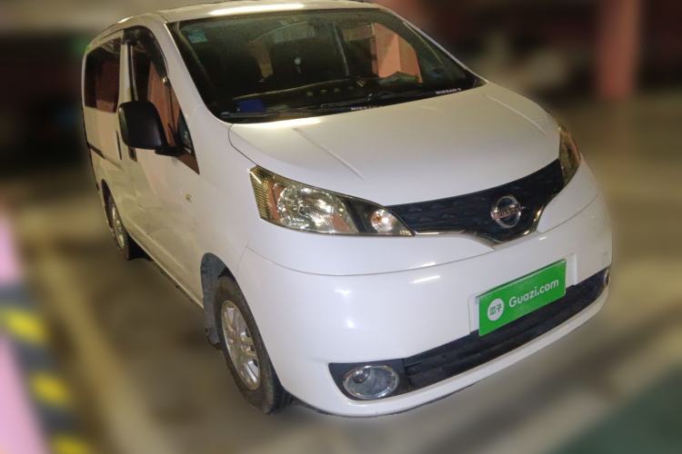 Used Nissan NV200 2012 1.6L 232 Seats Luxury Version Front Right 45 Deg