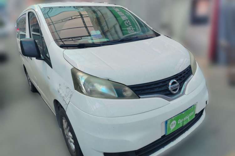 Used Nissan NV200 2012 1.6L 232 Seats Luxury Version Front Right 45 Deg
