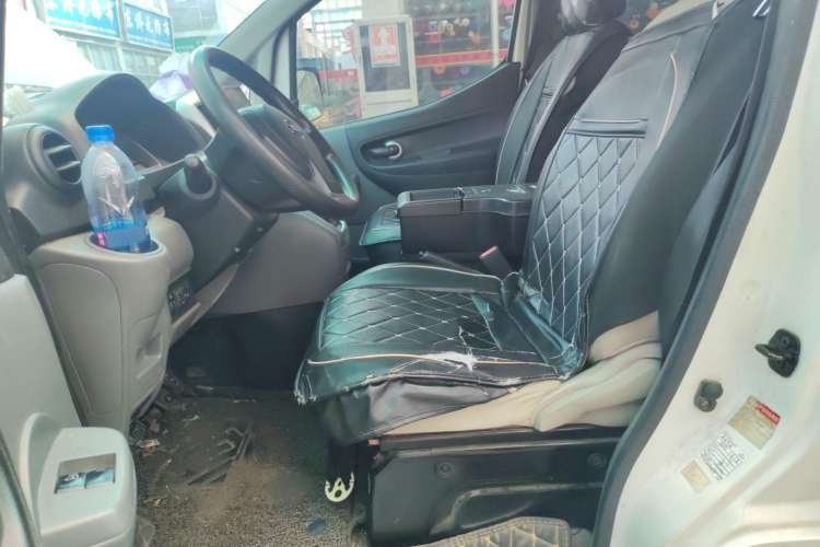 Used Nissan NV200 2012 1.6L 232 Seats Luxury Version Left Front Seat