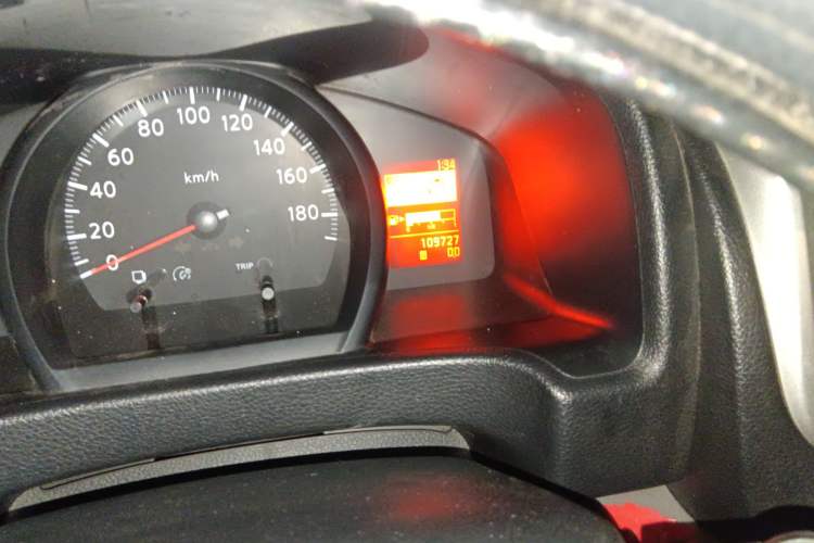Used Nissan NV200 2012 1.6L 232 Seats Luxury Version Odometer Close Up
