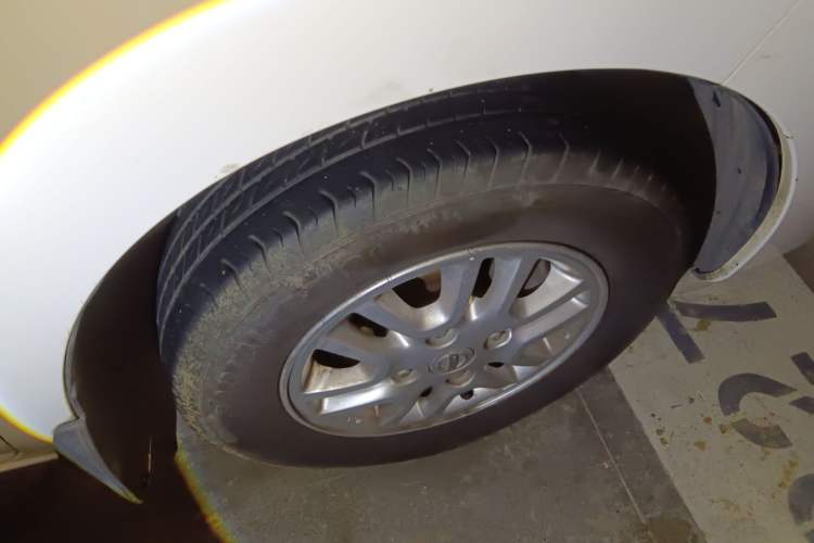 Used Nissan NV200 2012 1.6L 232 Seats Luxury Version Right Front Wheel Hub