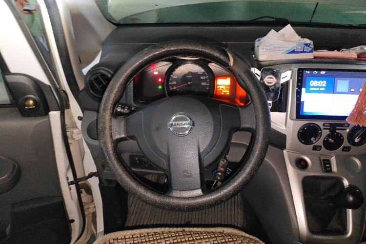Used Nissan NV200 2012 1.6L 232 Seats Luxury Version Steering Wheel