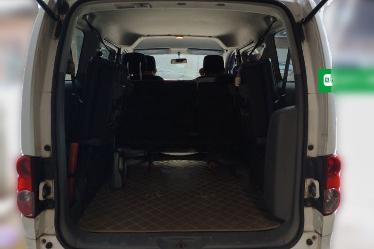 Used Nissan NV200 2012 1.6L 232 Seats Zunya Trim Trunk