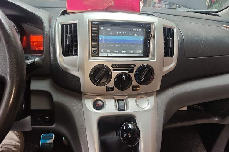 Used Nissan NV200 2013 1.6L Luxury Model China IV Standard Audio And AC Panel