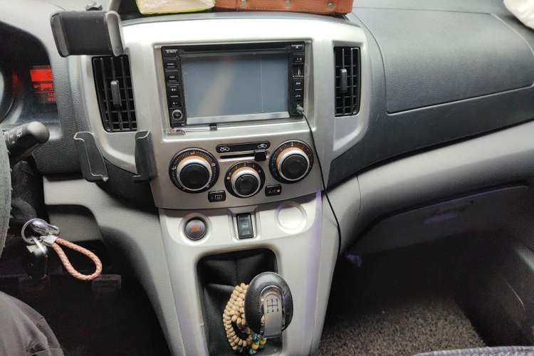Used Nissan NV200 2013 1.6L Luxury Model China IV Standard Audio And AC Panel