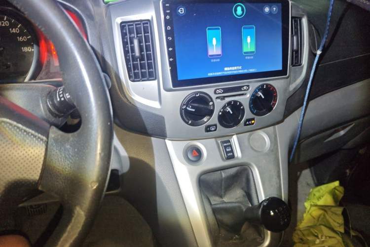 Used Nissan NV200 2013 1.6L Luxury Model China IV Standard Audio And AC Panel