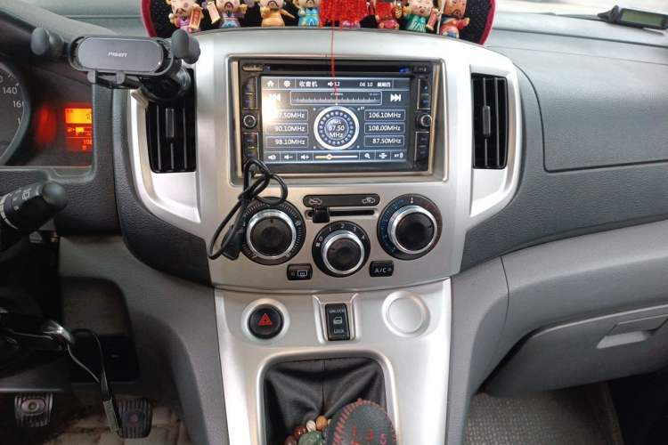 Used Nissan NV200 2013 1.6L Luxury Model China IV Standard Audio And AC Panel